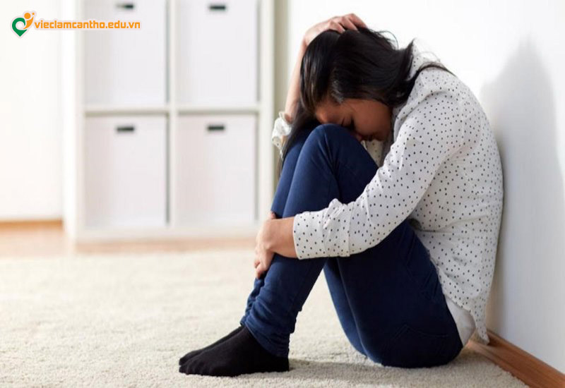 tinh thần xấu đi do kéo dài thời gian làm việc