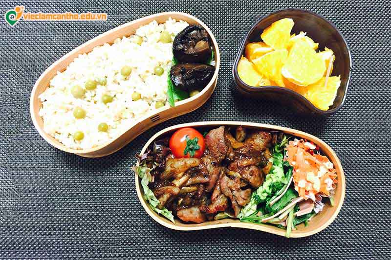mang cơm trưa khi đi làm