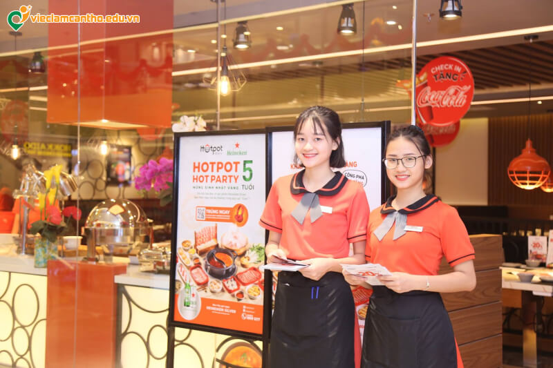 Công việc lễ tân nhà hàng