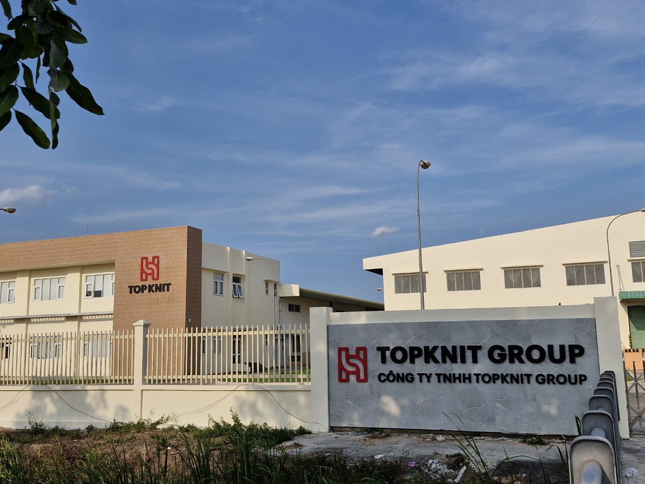 CÔNG TY TNHH TOPKNIT GROUP